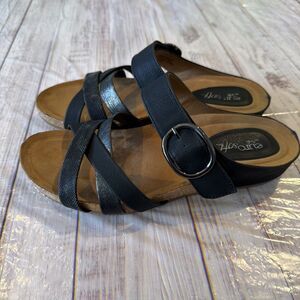 Eurosoft by Sofft Genalyn Sandals Women’s  Gorpcore Black Big Buckle Size 8.5